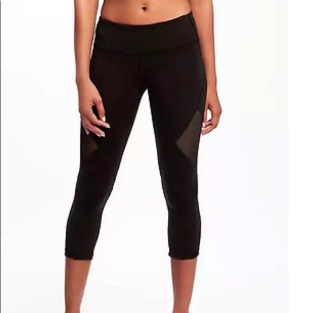Old Navy Go- Dry Mid Rise Mesh Capri Black Large
